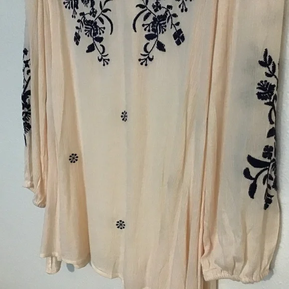 Umgee Embroidered Tunic Top - Picture 4 of 5